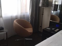 -桔子酒店(深圳东门湖贝地铁站店)
