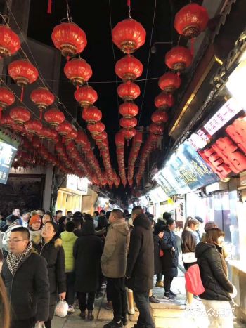 热气腾腾的人间烟火之地——芙蓉街