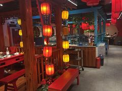 -宽板凳老灶火锅(台湾街店)