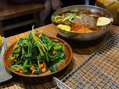 果仁菠菜-柿子树炭烤羊腿(金台路店)