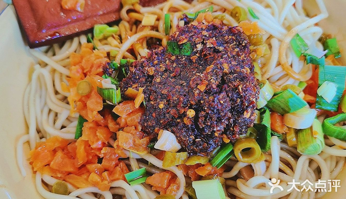 偶尔换换口味，吃个湖北热干面也不错。