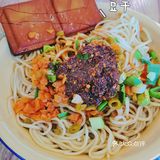 偶尔换换口味，吃个湖北热干面也不错。