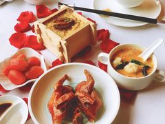 玻璃皮润烧乳鸽王-富力丽思卡尔顿酒店·丽轩中餐厅