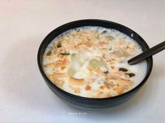 -志龙皇冠吃货椰子铺