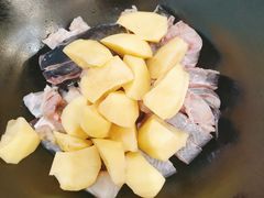 -老刘生态大鱼坊铁锅炖鱼(赛马场店)