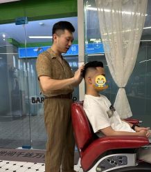 -老男孩男士理容馆·理发·烫染·修面