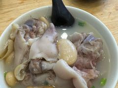 -雷祖芳老妈蹄花店