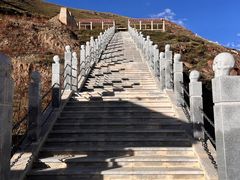 -比如骷髅墙景区