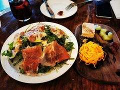 芝麻菜沙拉配风干火腿-羽深肉铺 Steak & Wine