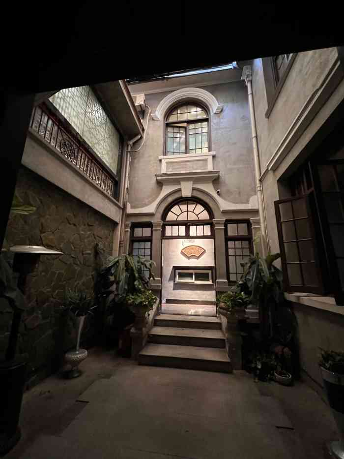 美庐时尚餐厅·湖北菜·(南京路店)-"这家是离我酒店不远的,看了介绍