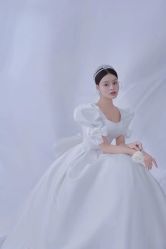 -喜爱高定婚纱摄影