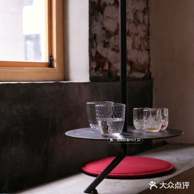 路过叹咖啡叹杯咖啡