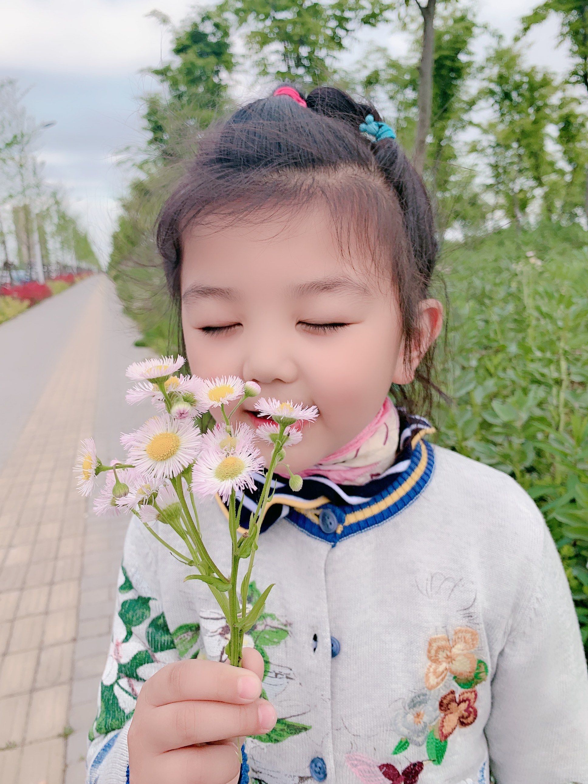 花园宝宝集合啦6015春天就在小可爱们的笑脸里[爱心]