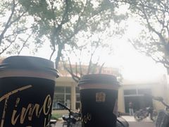 拿铁-TIMO COFFEE 阿拉校园面包