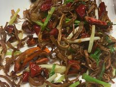 干煸茶树菇-泉上·发现DISCOVERY ·黔菜餐厅(银海元隆广场店)
