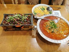 -石磨豆花家常菜·牦牛排土火锅