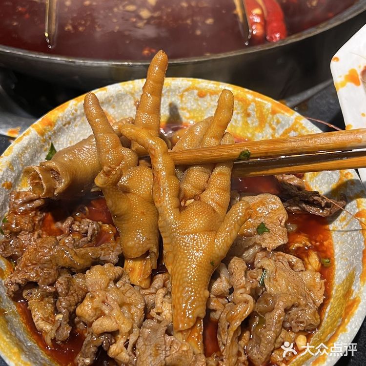 重庆街头偶遇手工滑肉。。。真的好好吃！