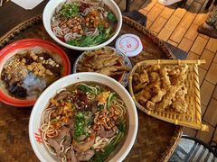 阿婆酥肉-爆炸头阿姨小四川正宗川味小吃(无任何分店)