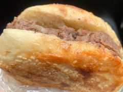 烧饼夹牛肉-老西关黄老太牛肉烧饼
