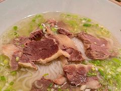 -八月美食小馆(银泰城总店)