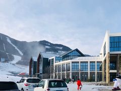 -鳌山滑雪度假区