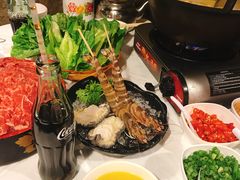 -鲜入围煮花胶鸡海鲜火锅