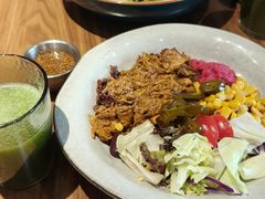 -POKEE VIA&Brunch·维娅(重庆来福士店)