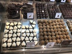 -VENCHI 闻绮(北京国贸商城店)