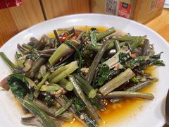 酸辣红菜苔-汪爹爹武汉牛三鲜(朝外大街店)