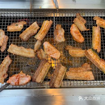 坐标：大学城熙街那边，不是在商业街，是在路口的那种大