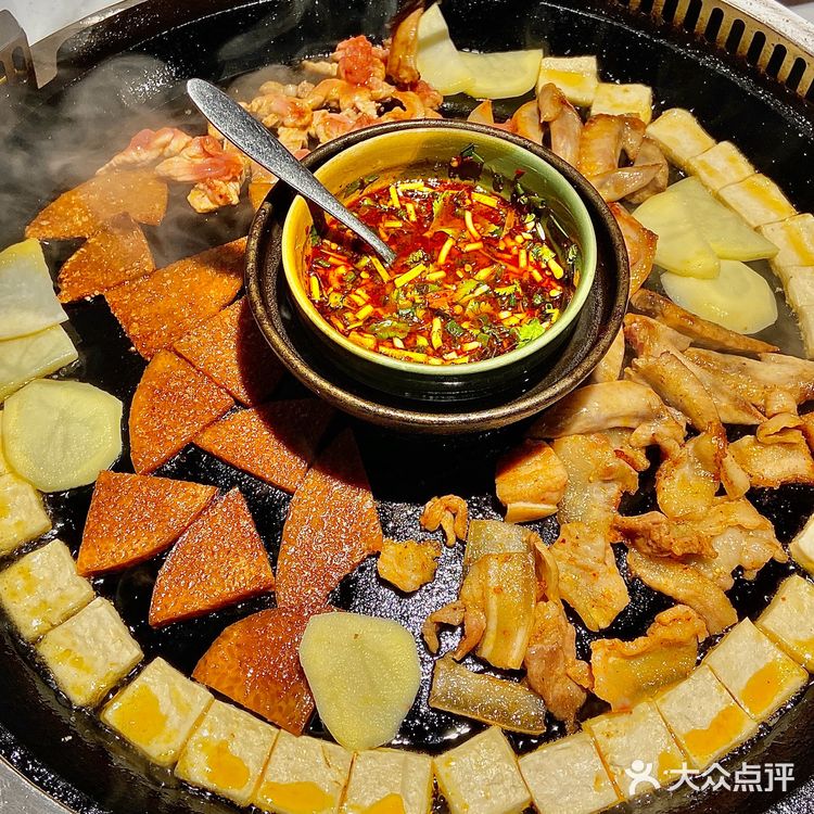 今天来熙街终于解锁了,超火的贵州烙锅🔥!!