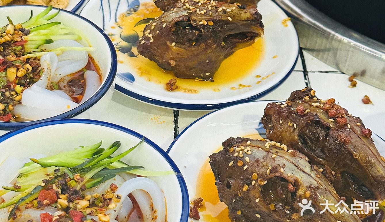在成都坐穿二号线也要吃到撑的串串‼️