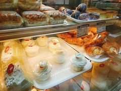 -白玉兰食品甜凤店(合生汇店)