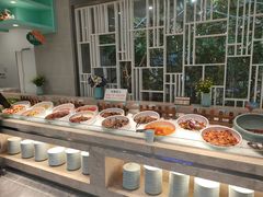 自助调料区-绿岛港轩海鲜烤肉涮锅自助餐厅