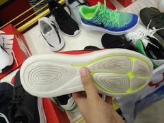 -华联商厦(火车站店)