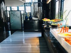 自助取餐区-唐拉雅秀酒店-西锦汇空中BBQ·思创餐厅