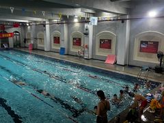 -梦翔龙湖滟澜山游泳俱乐部