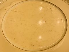 奶油松茸蘑菇汤-莫斯科餐厅