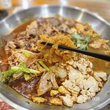 这家冒烤鸭里居然还有炸蛋，豆花，玩的很溜呀