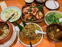 -老滇山寨•云南特色菜•地方菜•民族风情歌舞表演(金碧店)