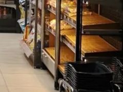 -全家便利店(江湾镇站店)