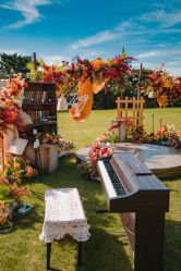 -花轿喜屋婚礼策划