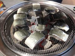 -围炉肉舍•炭烤活鳗•丹东海鲜烤肉(步行街店)