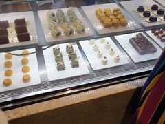 -大中华希尔顿酒店-念自助餐·嗨啤·小龙虾