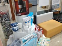 -茂菊口腔连锁(浦东南路店)