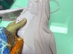 -京伟修鞋洗鞋奢侈品皮具护理店