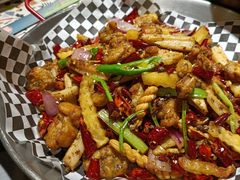 干锅娃娃叫-酒肆浅葱•烧烤•龙虾•排档(卓悦intown店)
