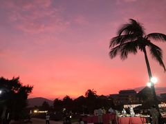 -亚龙湾希尔顿自助餐厅·海鲜·烧烤·沙滩BBQ·现场乐队