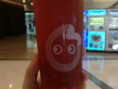 草莓红果果-CoCo都可(香港名都店)