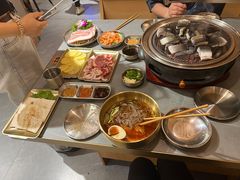 -围炉肉舍•炭烤活鳗•丹东海鲜烤肉(步行街店)